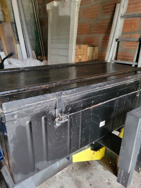 Malles en fer Cantines 50 33660 Saint-antoine-sur-l'isle