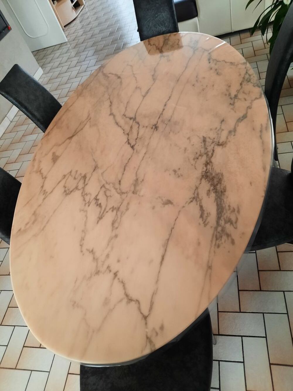 Table ovale en marbre Meubles