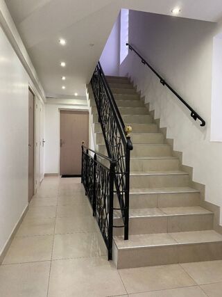  Appartement à louer 2 pièces 45 m²