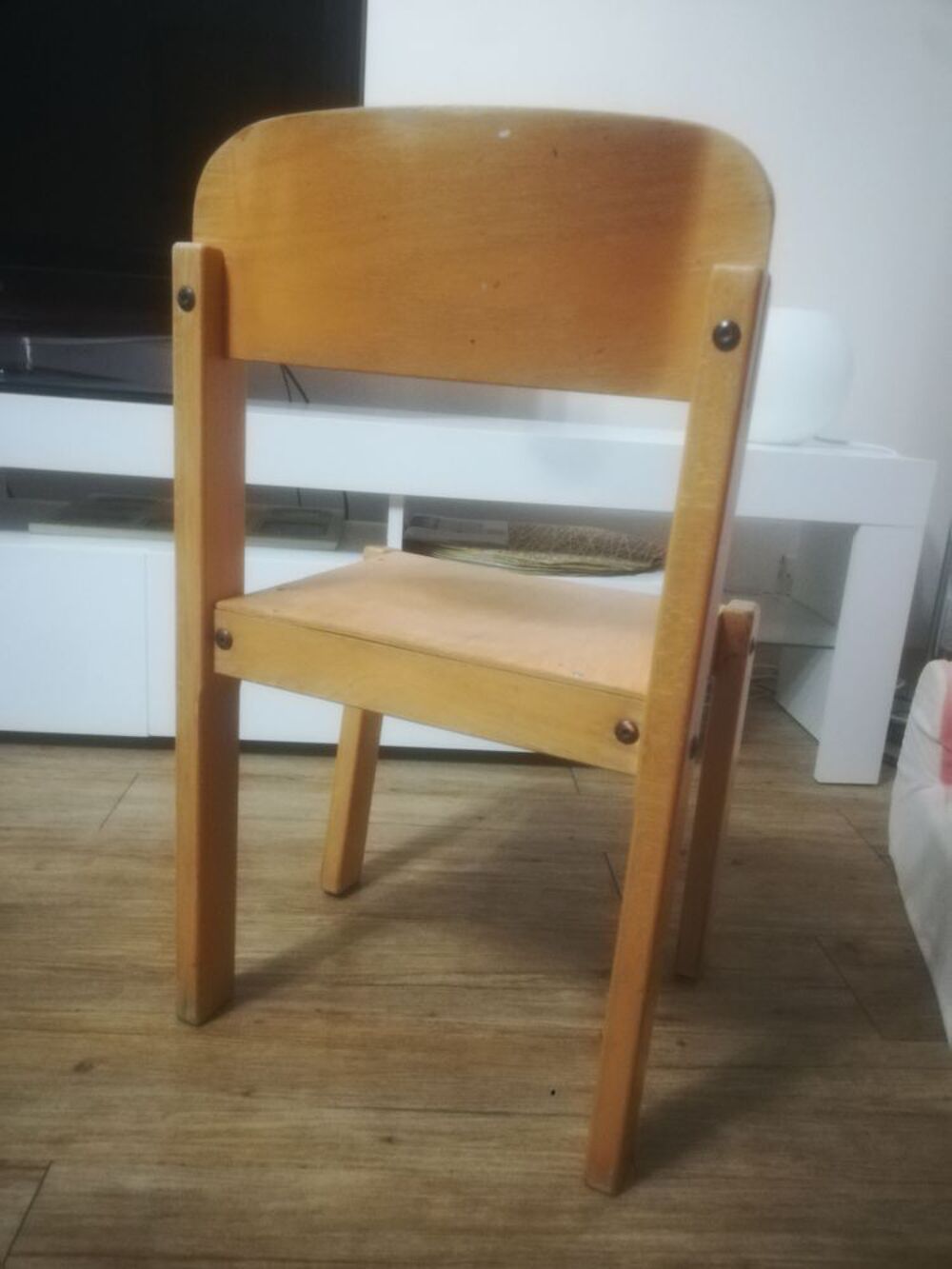 Petite chaise d'&eacute;colier, d'enfant en bois clair/ A r&eacute;nover Mobilier enfants
