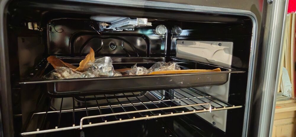 Cuisini&egrave;re gaz VALBERG GC 60 4CC S 701T Noir et Aluminium Electroménager