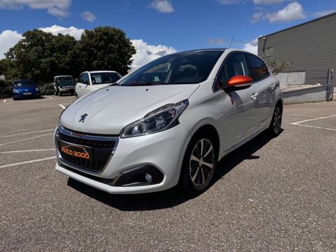 Peugeot 208 1.2 PureTech 110ch S&S BVM5 Roland Garros 2017 occasion Sainte-C&eacute;cile-les-Vignes 84290