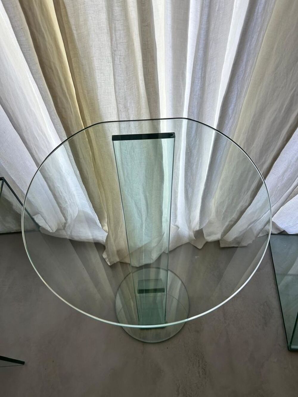 2 tables d'appoint rondes en verre Meubles