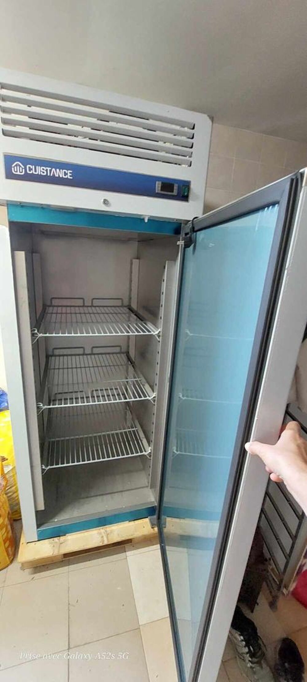 Armoir r&eacute;frig&eacute;r&eacute;e professionnel/ frigo propose Electroménager