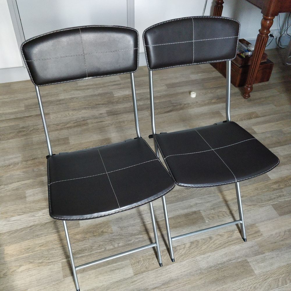 Lot de 2 Chaises en Etat neuf Meubles