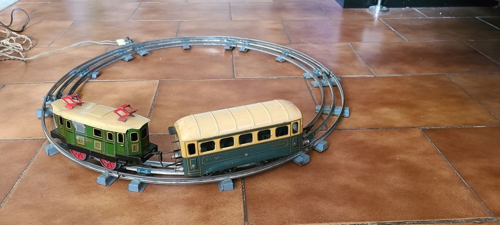 ensemble train &eacute;lectrique. Jeux / jouets