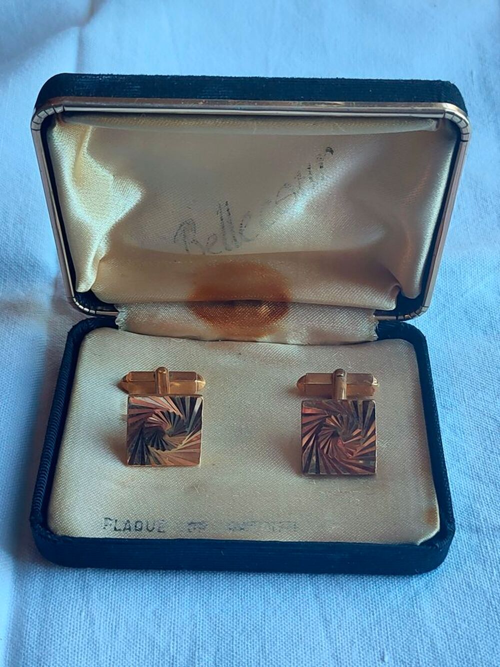 Anciens boutons de manchette plaqu&eacute; or Bijoux et montres