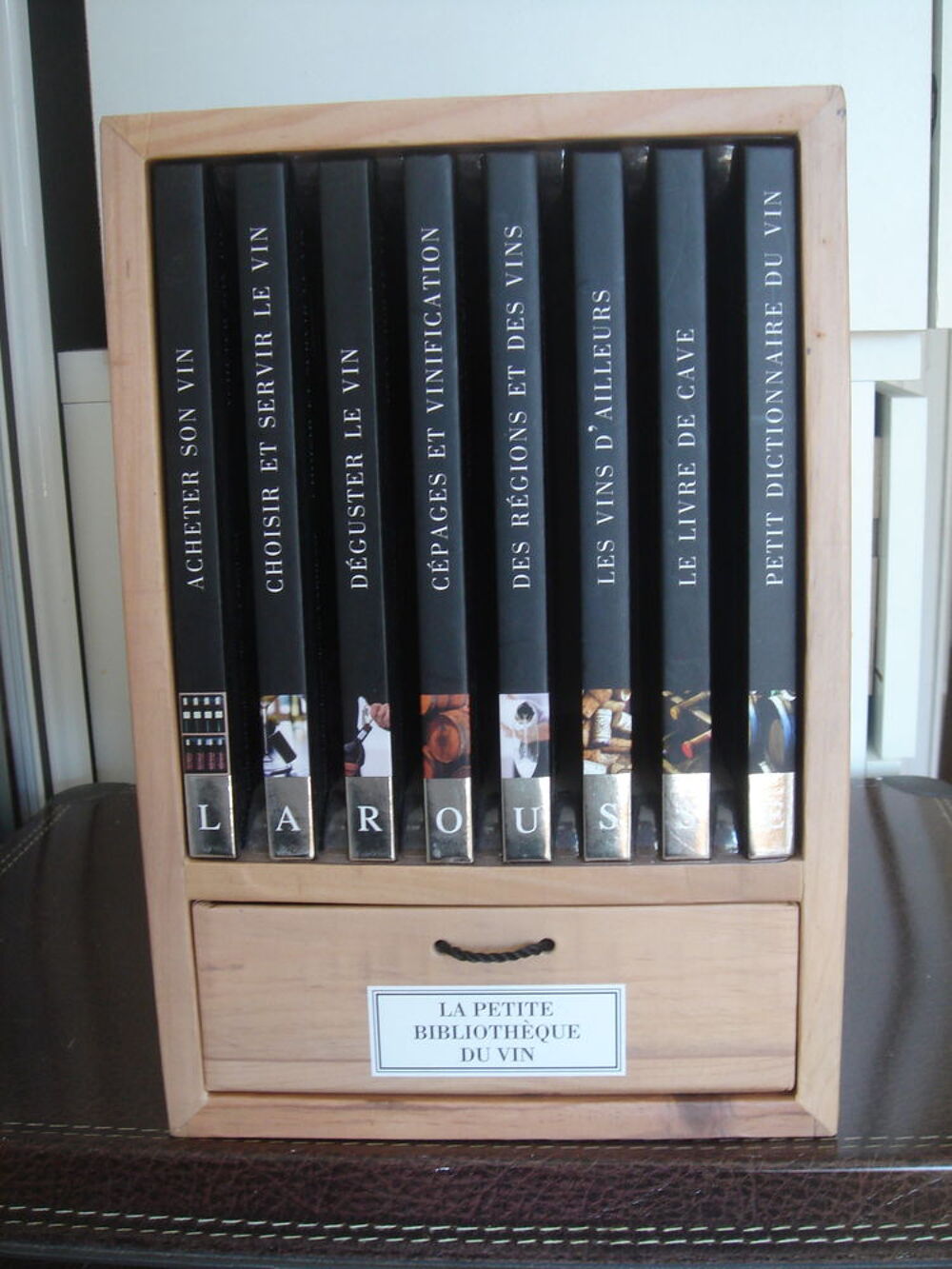 LA PETITE BIBLIOTHEQUE DU VIN LAROUSSE Livres et BD