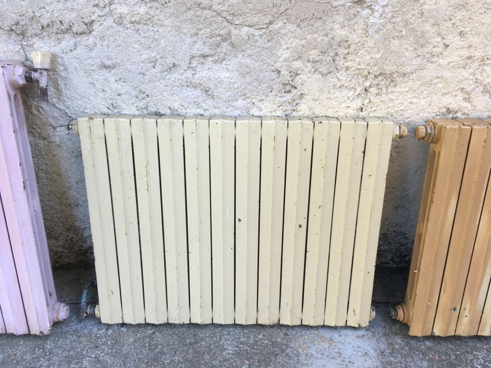 2 Radiateurs en Fonte Tr&egrave;s Bon Etat Bricolage