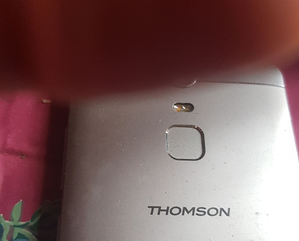 t&eacute;l&eacute;phone neuf jamais servi marque Thompson Tlphones et tablettes