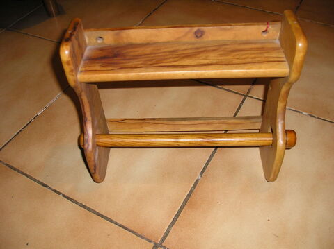 D�rouleur de sopalin en v�ritable bois d'Oliver
29 Sept�mes-les-Vallons (13)