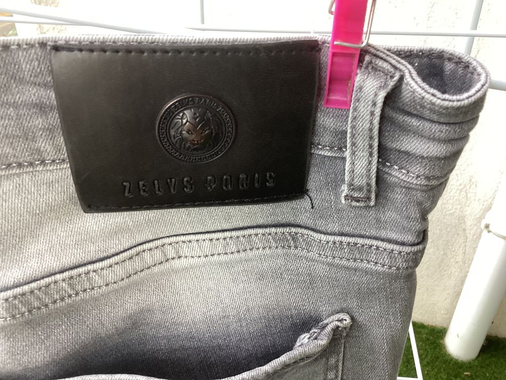 Lot de Jeans et un short homme Vêtements