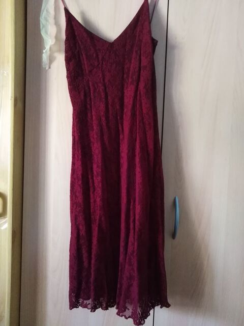ROBE Rouge à dentelle 6 Gannat (03)