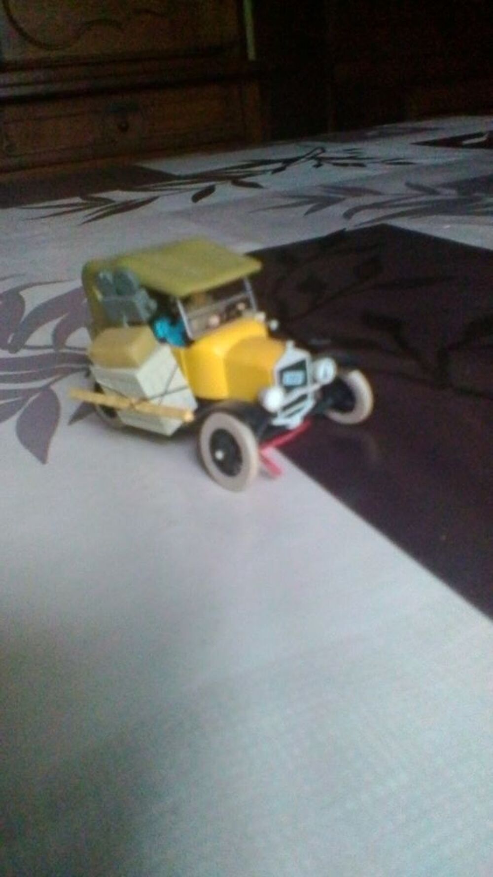 Voiture miniature tintin au congo 