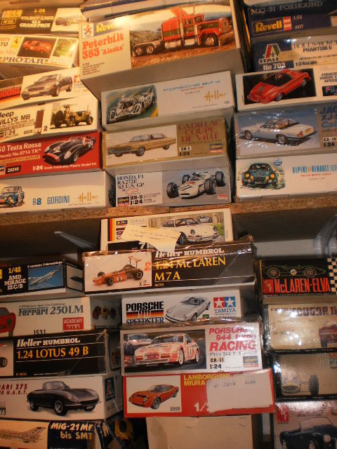 environ 125 botes Maquettes voiture NON-MONTEES 0 Toulouse (31)