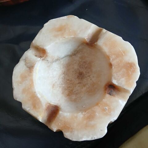 Cendrier en marbre �zanville (95)