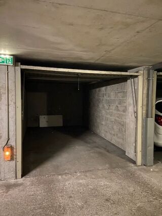 Parking / Garage à louer 15 m² Lyon
