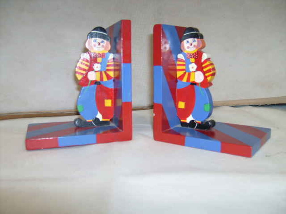 2 serres livres avec clowns Décoration