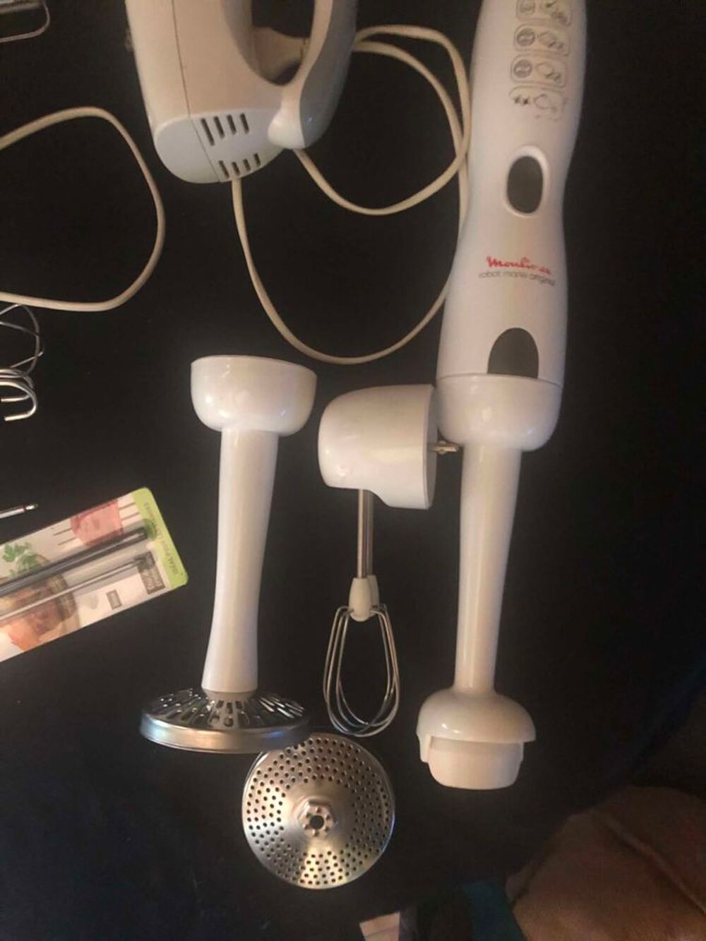 Machine &agrave; caf&eacute; avec son lot Electroménager
