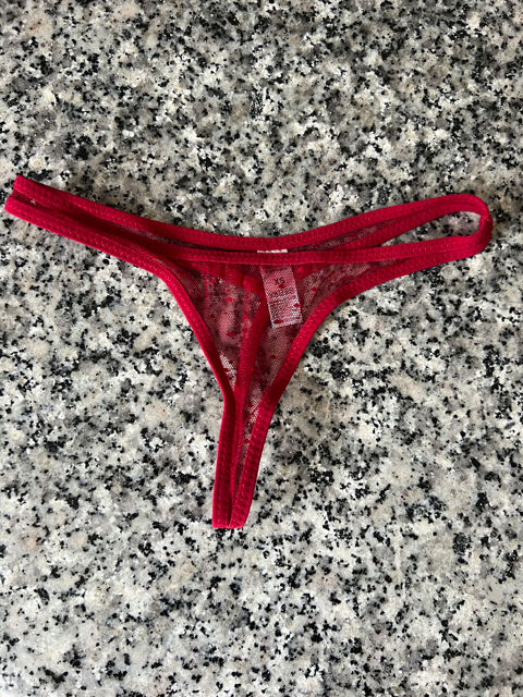 String Femme Rouge. Neuf Jamais Porté. Taille XS 15 Céret (66)