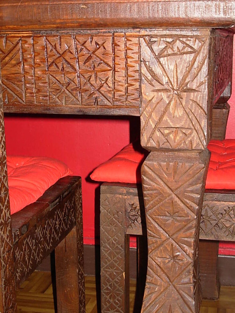 table et chaises marocaines faites sur mesure au Maroc Meubles