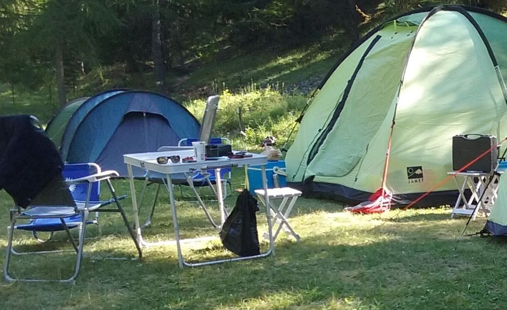 mat&eacute;riel complet camping Sports
