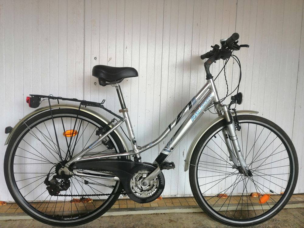 VTC 28 pouces Raleigh femme Vélos