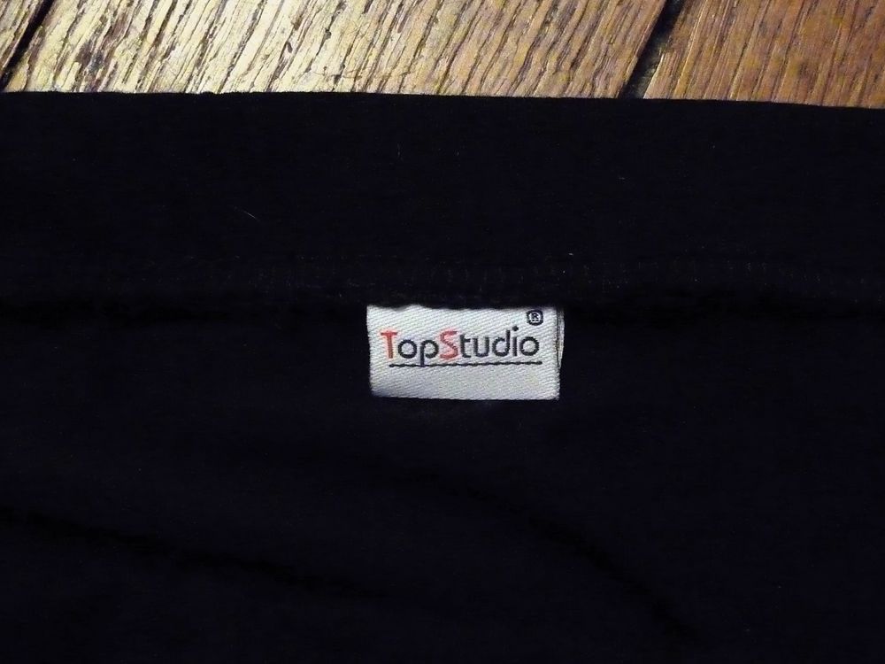 Top Noir avec son Drap&eacute; Noir et Lien &agrave; Nouer- Top Studio Vêtements