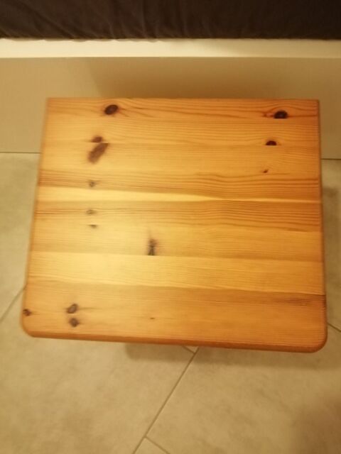 petit meuble de chevet 
5 Nmes (30)