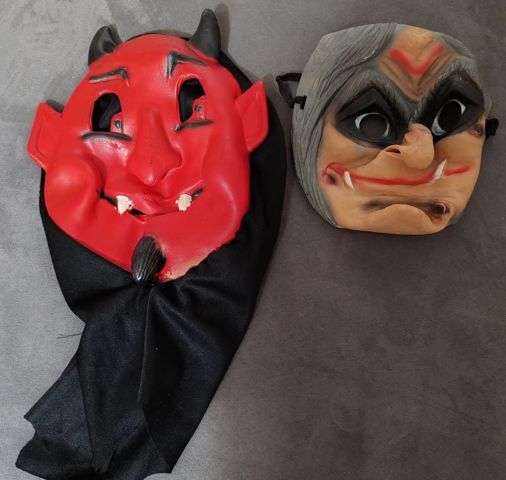 masques d&eacute;guisement enfant en mati&egrave;re souple
Jeux / jouets