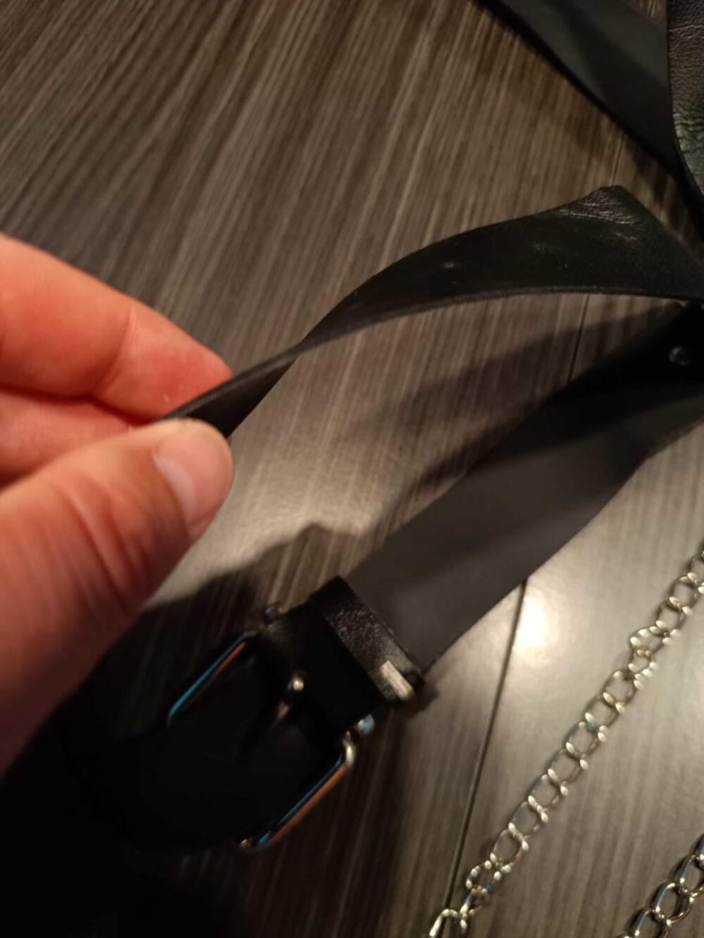 Harnais similicuir noir homme avec cha&icirc;nettes Bijoux et montres