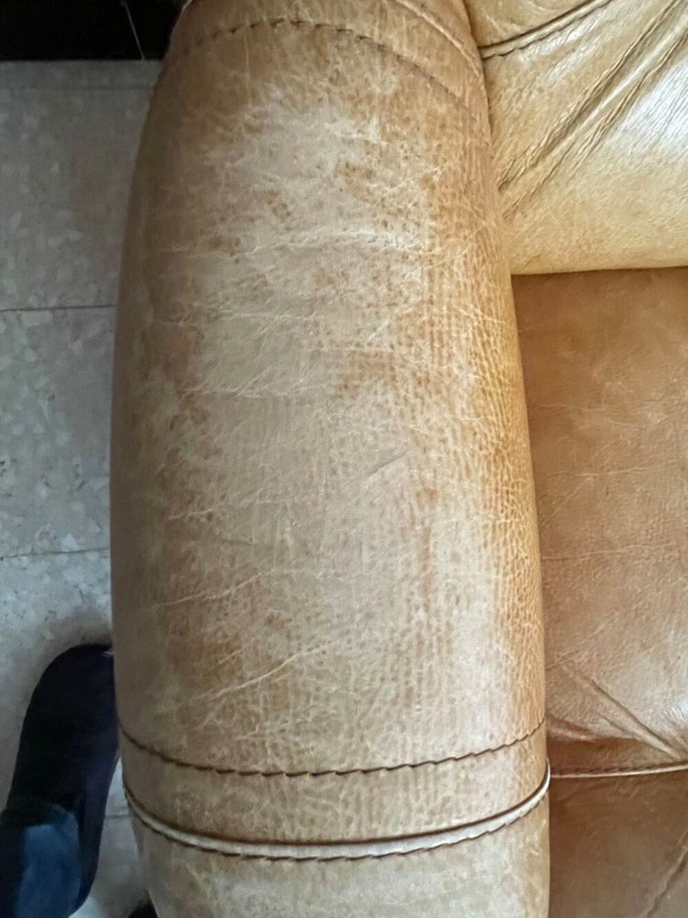 fauteuil de salon en cuir et bois Meubles