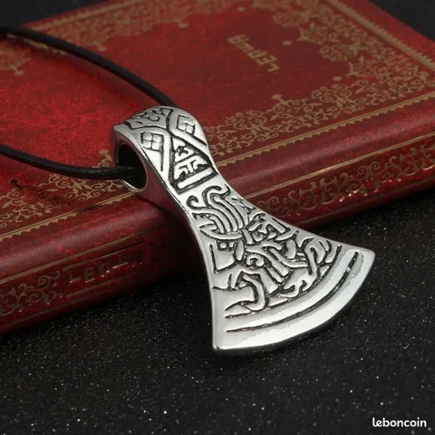 Pendentif Viking d'amulette de hache 8 Bury (60)