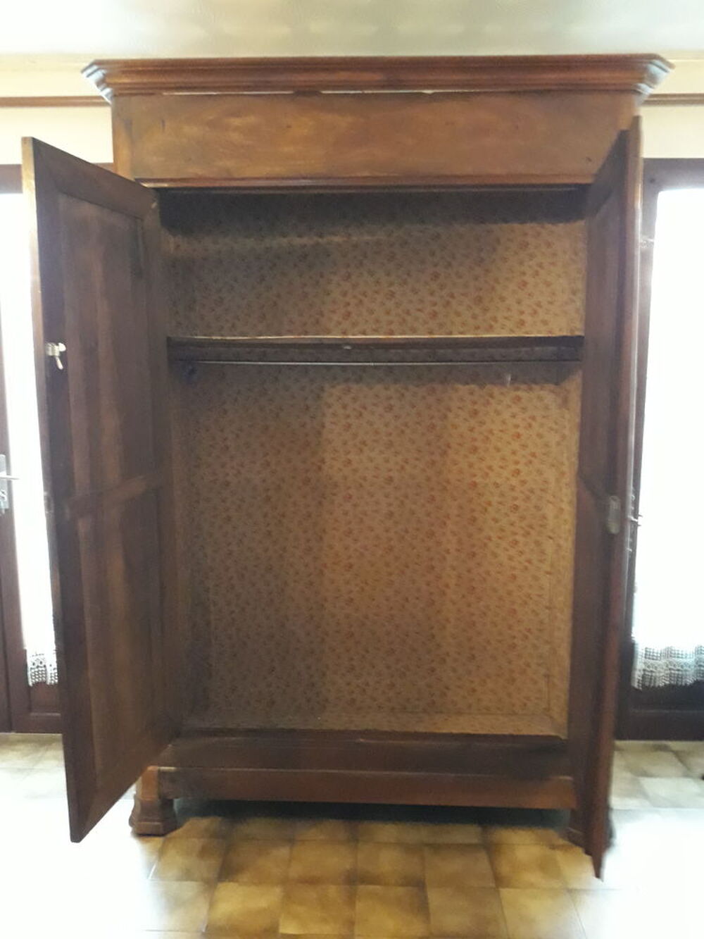 Armoire en noyer Meubles
