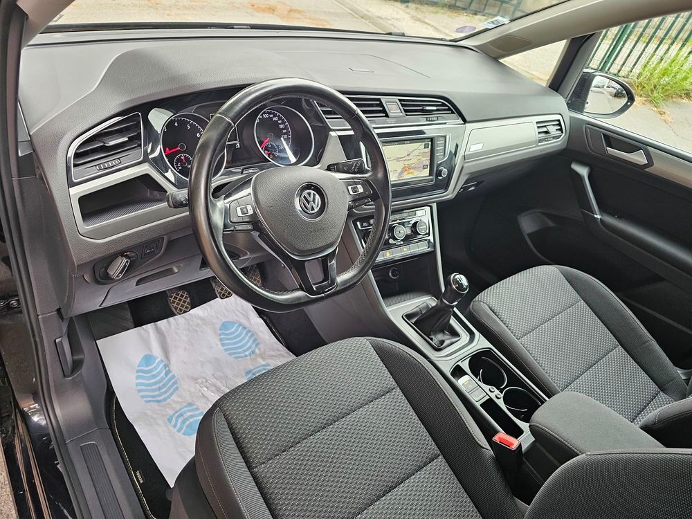 Touran 1.2 TSI 110 BMT 7pl Confortline Business 2015 occasion 34690 Fabr&egrave;gues