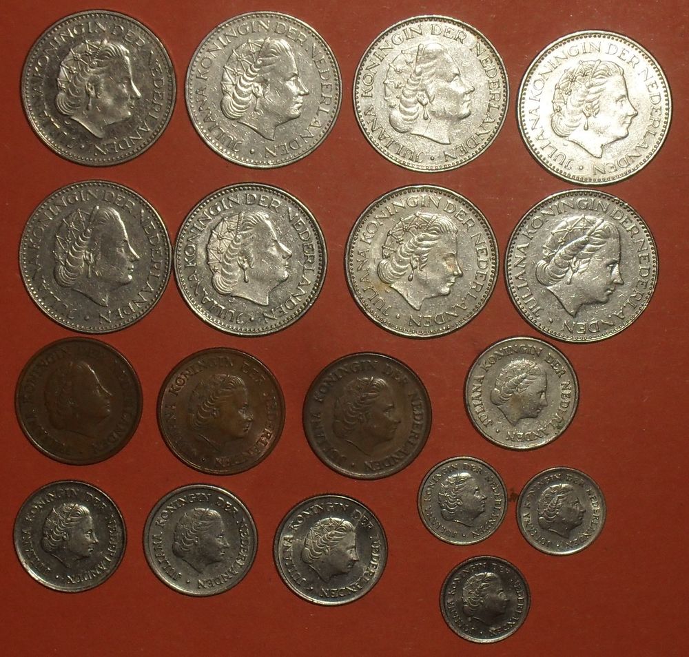 18 Pi&egrave;ces de monnaie PAYS BAS / NEDERLAND. 
