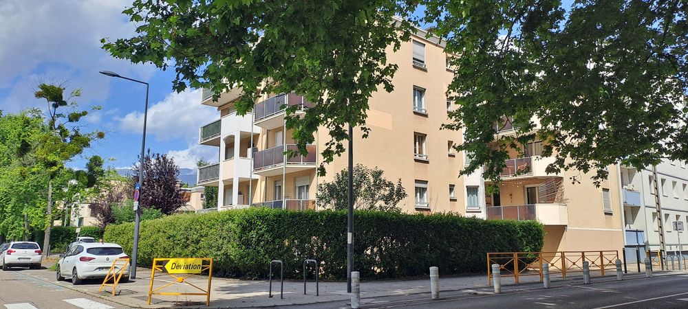 Location Appartement T2 rdc avec jardin privatif secteur Bajatiere Grenoble