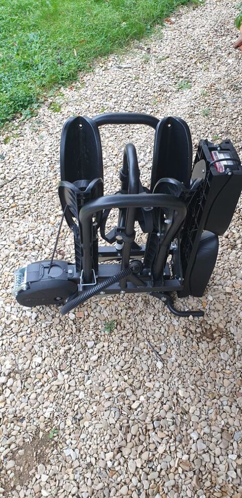 Porte velos electriques MOTTEZ, 2 VELOS
tat neuf 270 56740 Locmariaquer