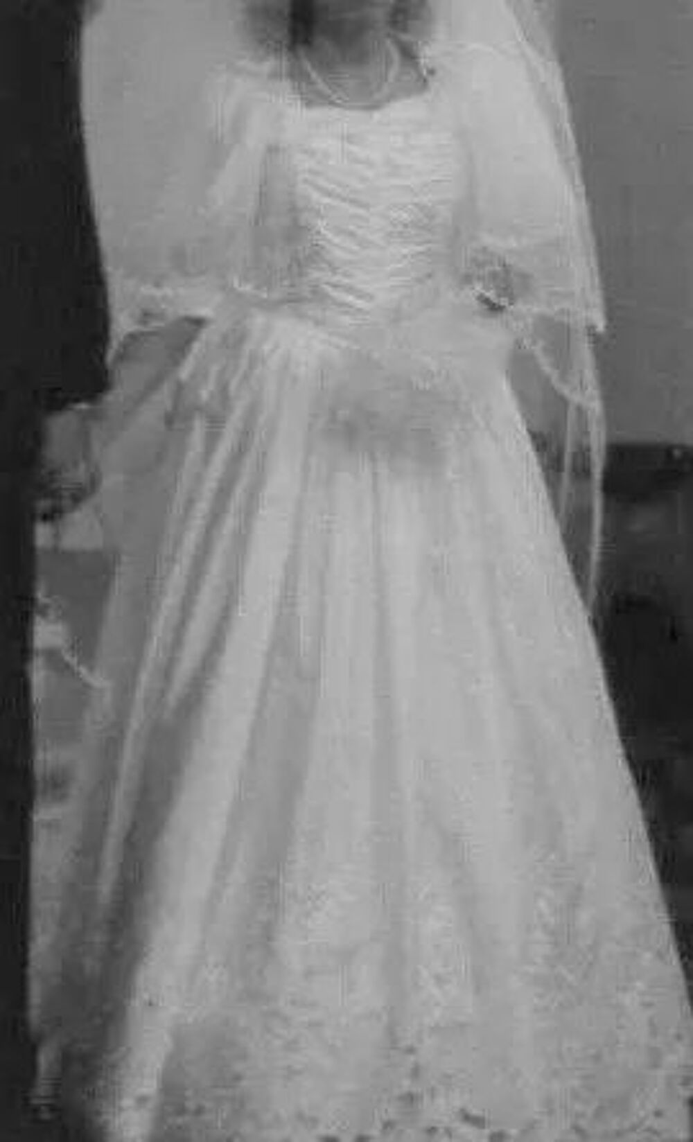 robe de mari&eacute;e broderie - taille H 1 M 52 &agrave; 1 M 59 - T 38 Vêtements