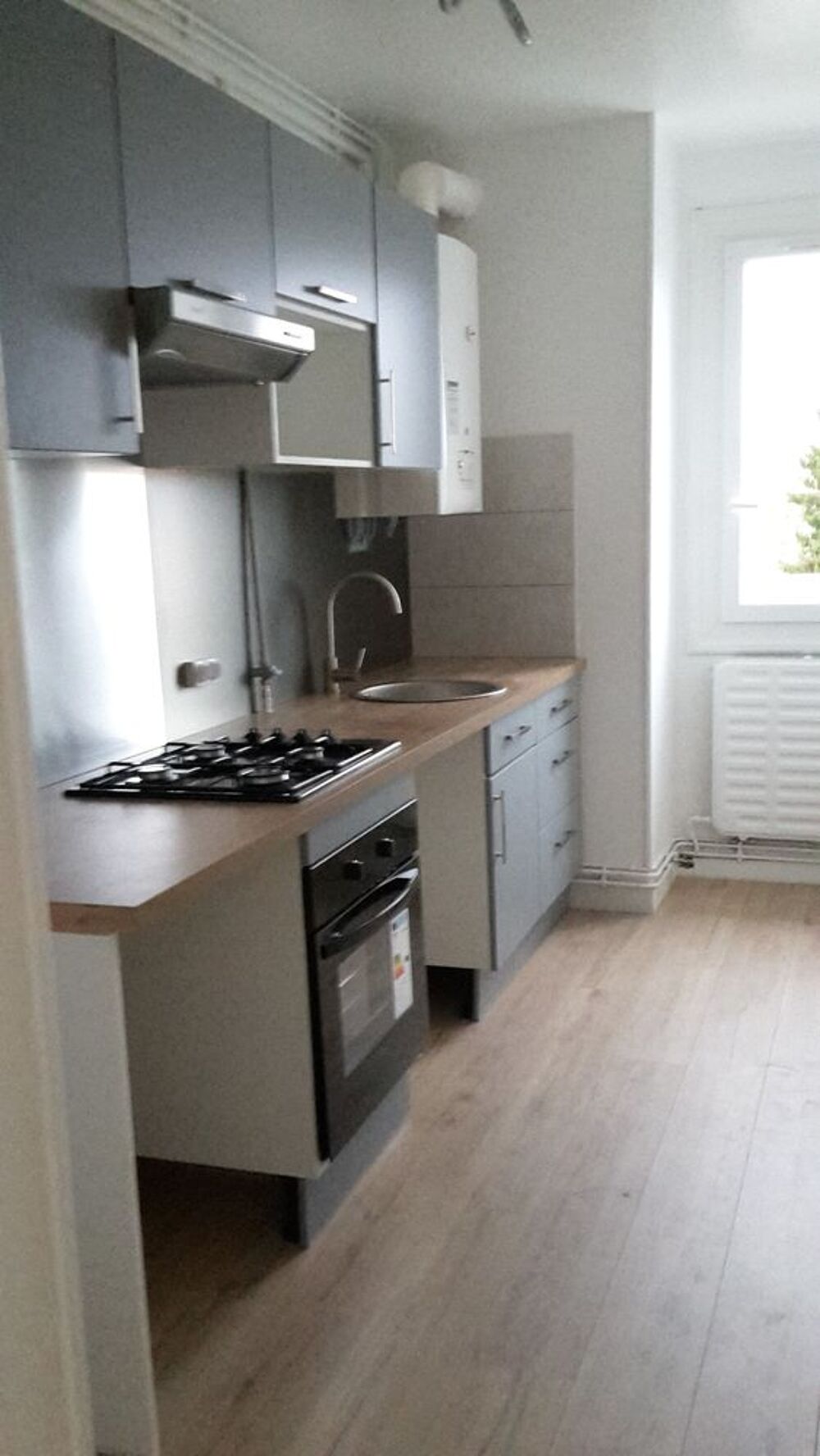 Location Appartement 2 Pièces - 47 m2 -  vue dégagée - 3e étage ascenseur - Crépy-en-valois