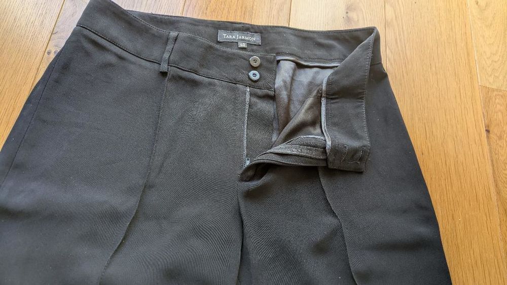 Pantalon noir classique
Tara jarmon Vêtements