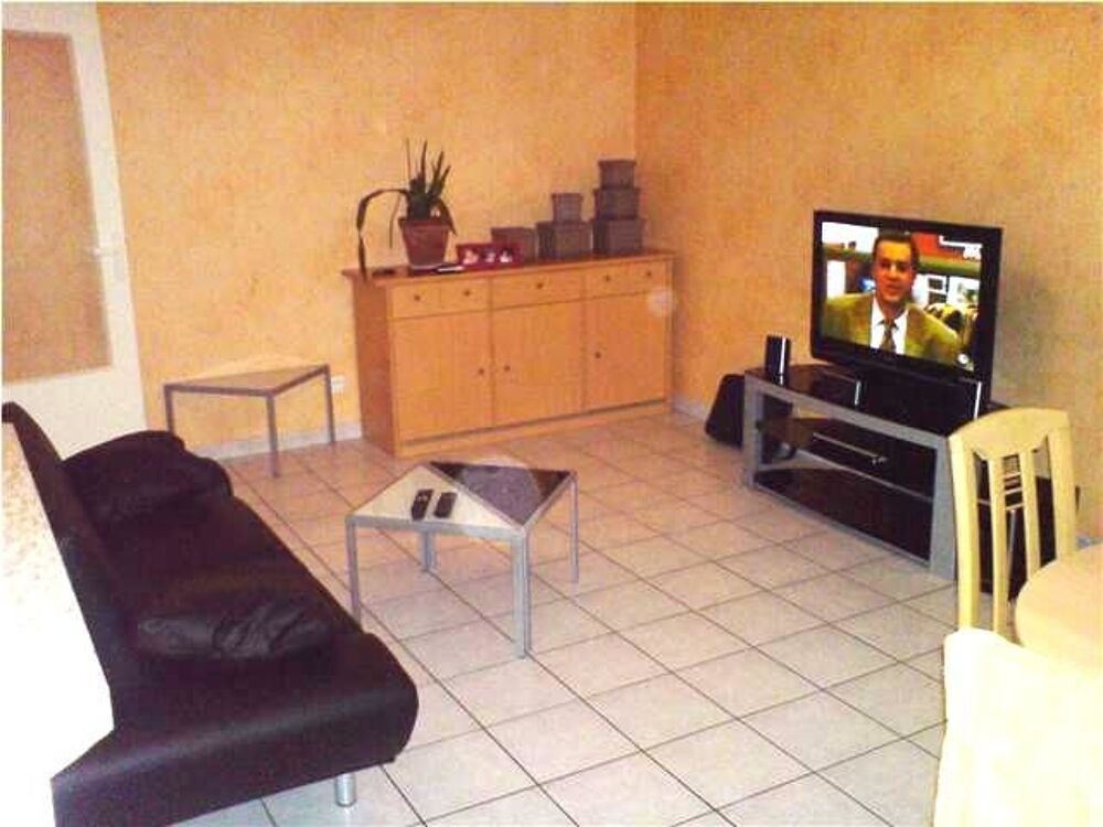 Vente Appartement T3 meubl avec terrasse, cave et parking  Chambry Chambry