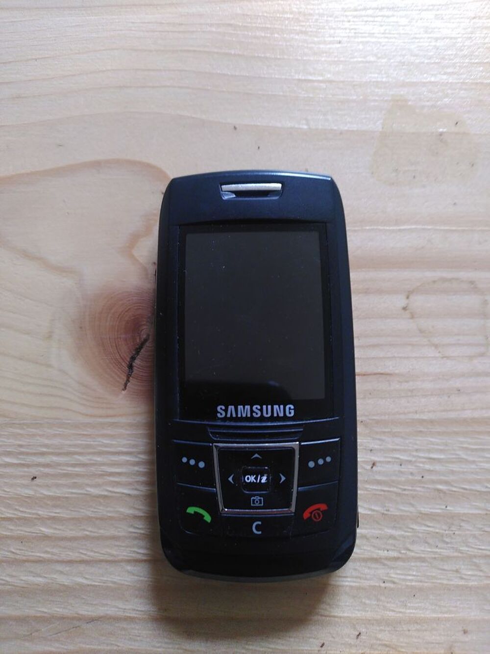 Samsung SGH-E250 Noir - Pour pi&egrave;ces Téléphones et tablettes