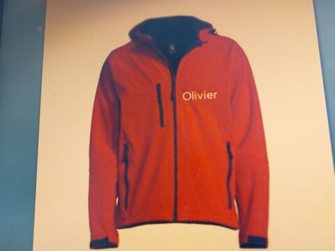DEUX VESTES SOFTSHELL  A CAPUCHE: 
20 Talence (33)