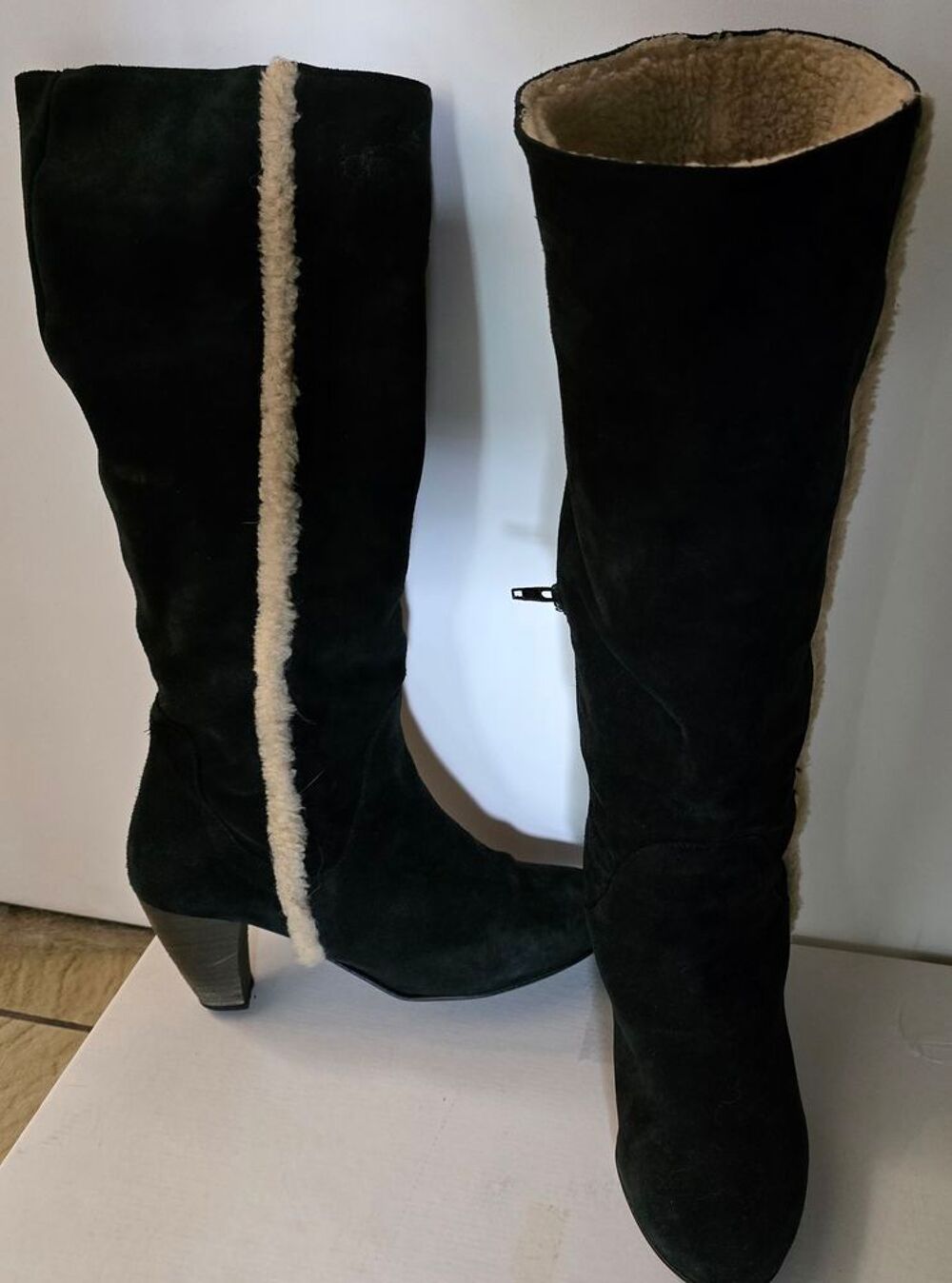 Bottes en daim noir pointure 41 Chaussures