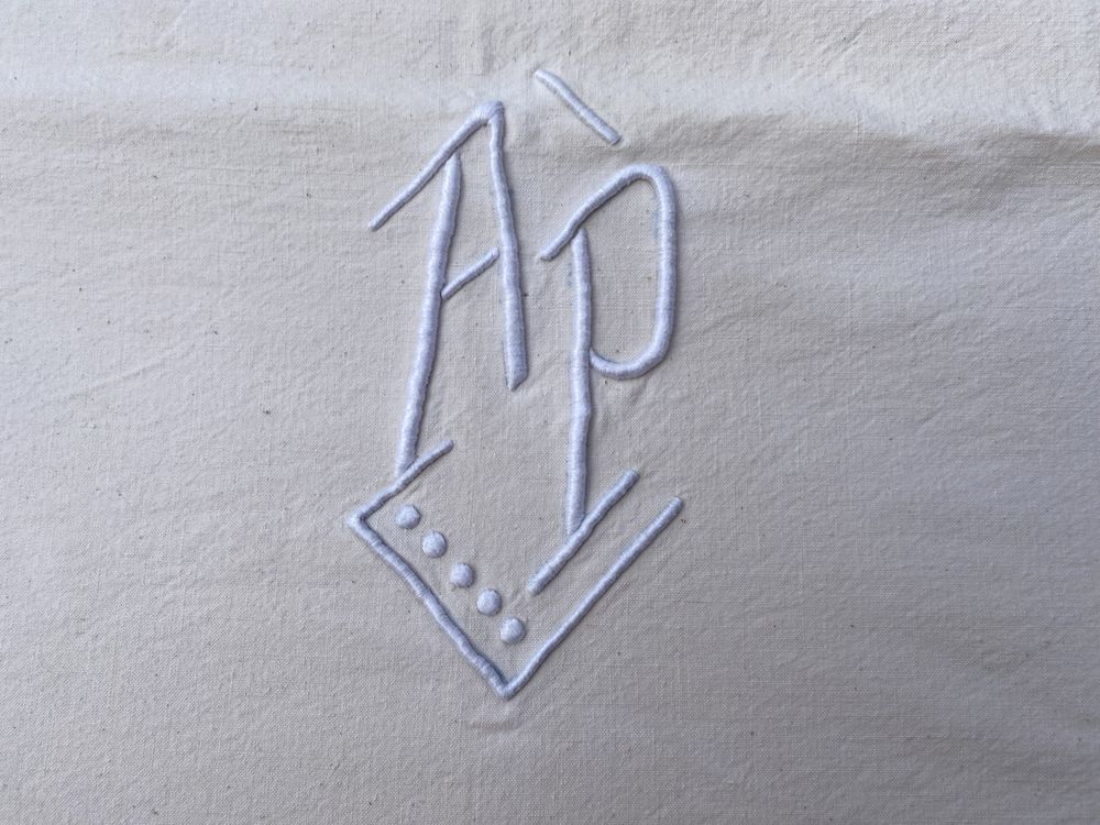 Drap ancien brod&eacute; 210 x 280 Décoration