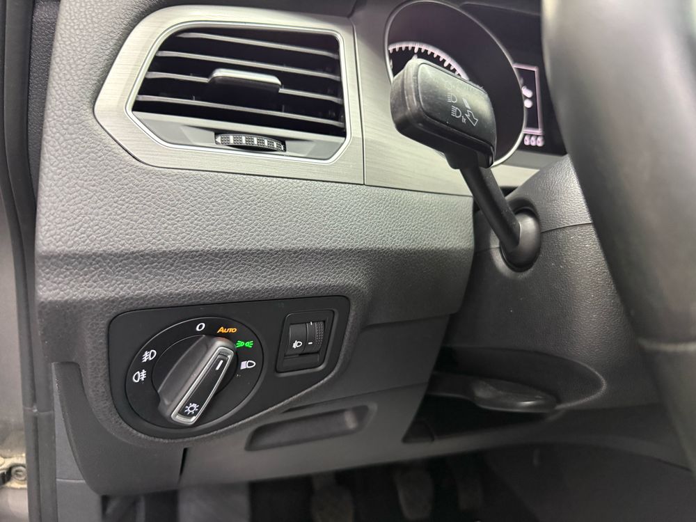 Golf Sportsvan 1.4 TSI 125 BlueMotion Technology Confortline 2014 occasion 69120 Vaulx-en-Velin
