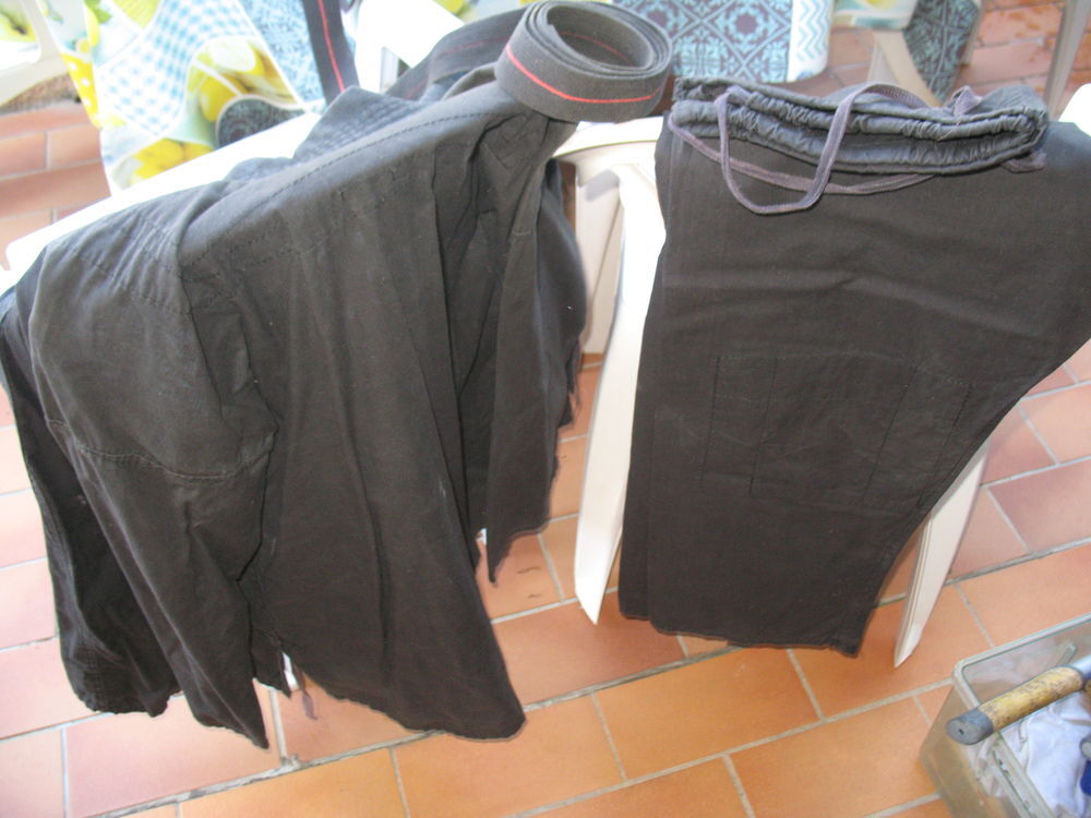 Kimono noir tissus l&eacute;ger(1,70-72/60-65 gk) T.3 Sports