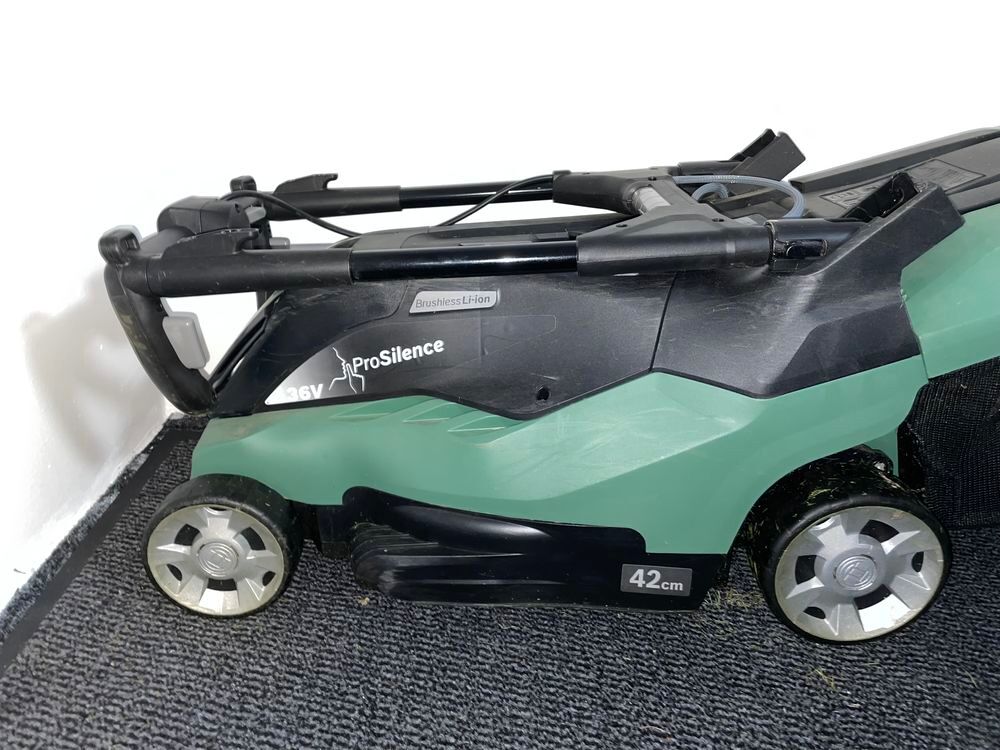 Tondeuse &agrave; gazon BOSCH sans fil - Batterie 4AH - 42cm Jardin