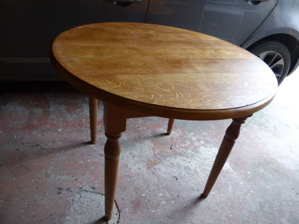 table ronde en ch&egrave;ne Meubles